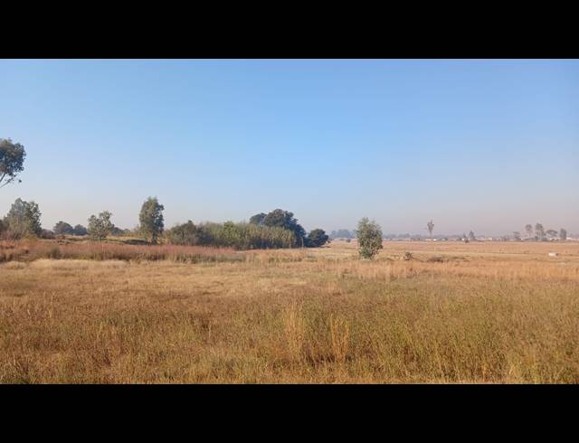 9,100M² VACANT LAND FOR SALE IN UNITAS PARK
